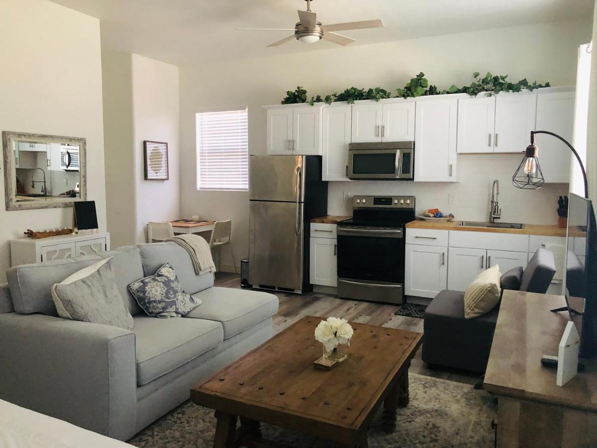 Beautiful Private Casita/Guesthouse W/ Kitchen, Access To Pool/Spa Goodyear Exteriör bild